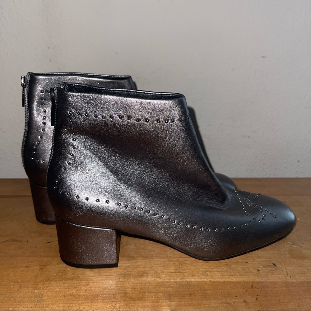 Donald J Pliner Women Cafne Bow Gun Metal Leather Ankle Booties NWT Sz 9 - Picture 3 of 10